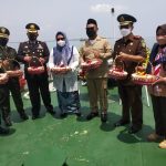 FORKOPIMDA GRESIK UPACARA TABUR BUNGA DI LAUT PERINGATI HARI PAHLAWAN TAHUN 2021