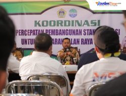 Gandeng Perusahaan Sekitar, Bupati Gresik Siapkan Solusi Jitu Bagi Masyarakat Terdampak Pelebaran Jalan Manyar.