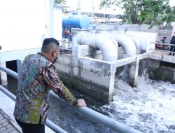 Sidak Rumah Pompa Air Pengendali Banjir, Gus Yani Sesalkan Adanya Tumpukan Sampah Liar. 