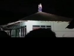 Video Viral Perempuan Gresik Diduga Kesurupan Kuntilanak, Berikut Penjelasannya. 