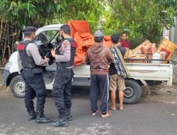 Ratusan Botol Arak Bali Dalam Pikap Hampir Beredar di Mojokerto. 