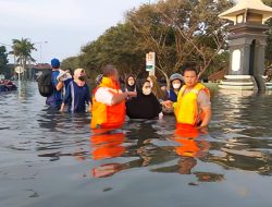 Hujan Lebih Dari 6 Jam, Sejumlah Desa di Ngawi Terendam Banjir. 