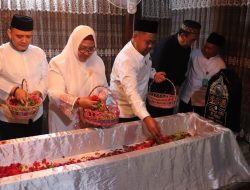 Kegiatan Ziarahi Makam Para Auliya’, HUT Pemkab dan Hari Jadi Kota Gresik Terasa Istimewa. 