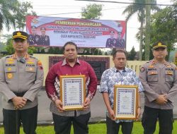 Pengemudi Penabrak Pemotor Bercelurit Mendapat Penghargaan dari Polisi. 