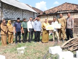 Rata Dengan Tanah, Rumah Abdul Karim Dibangun Kembali Lewat Program Rehabilitasi RTLH Pemkab Gresik.