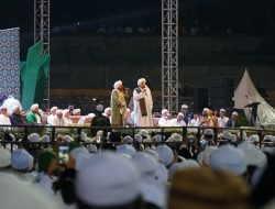 Lautan Manusia di Gejos, 70 Ribu Jamaah Hadiri Tabligh Akbar Al-Habib Umar Bin Hafidz
