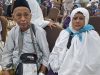 Jamaah Haji Kloter SUB 32 Syukuri Kepulangan, Kisahkan Pertemuan Mengharukan dengan Almarhum Suami di Tanah Suci