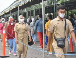 Ribuan Pekerja PT KAS Mie Sedaap Gresik Melawan! Upah Dipangkas Rp400 Ribu, Hari Kerja Dipaksa 30 Hari Penuh!