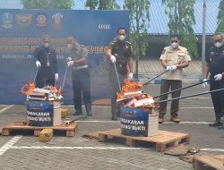 17 Juta Rokok Ilegal Dimusnahkan di Jatim, Potensi Kerugian Negara Capai Rp16,8 Miliar