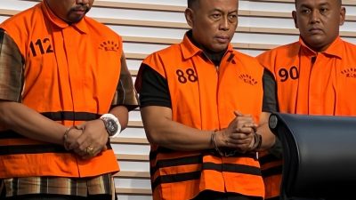 KPK Geledah Kantor Bupati Ponorogo, Tiga Koper Diamankan dalam Operasi Dugaan Korupsi