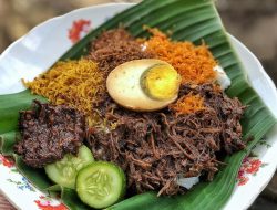 Nasi Krawu Gresik: Jejak Kuliner Pendatang yang Menjadi Ikon Daerah