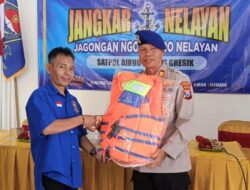 KASATPOL AIRUD POLRES GRESIK AJAK NELAYAN NGOPI BARENG, PERKUAT SINERGI JAGA KEAMANAN LAUT