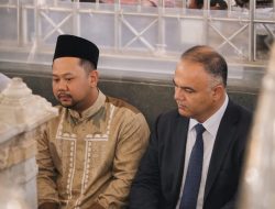Menelusuri Sanad Ulama Nusantara, Gubernur Samarkand Berziarah ke Makam Maulana Malik Ibrahim di Gresik