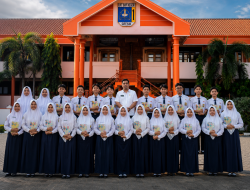 Hafiz Muda UPT SMPN 1 Gresik Bersinar, Puluhan Siswa Kelas Tahfiz Tuntaskan Hafalan Al-Qur’an hingga 30 Juz