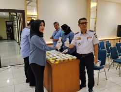 Sinergi BNN dan Dishub Gresik Perangi Narkoba, Seluruh Pegawai Jalani Tes Urine Disaksikan Awak Media